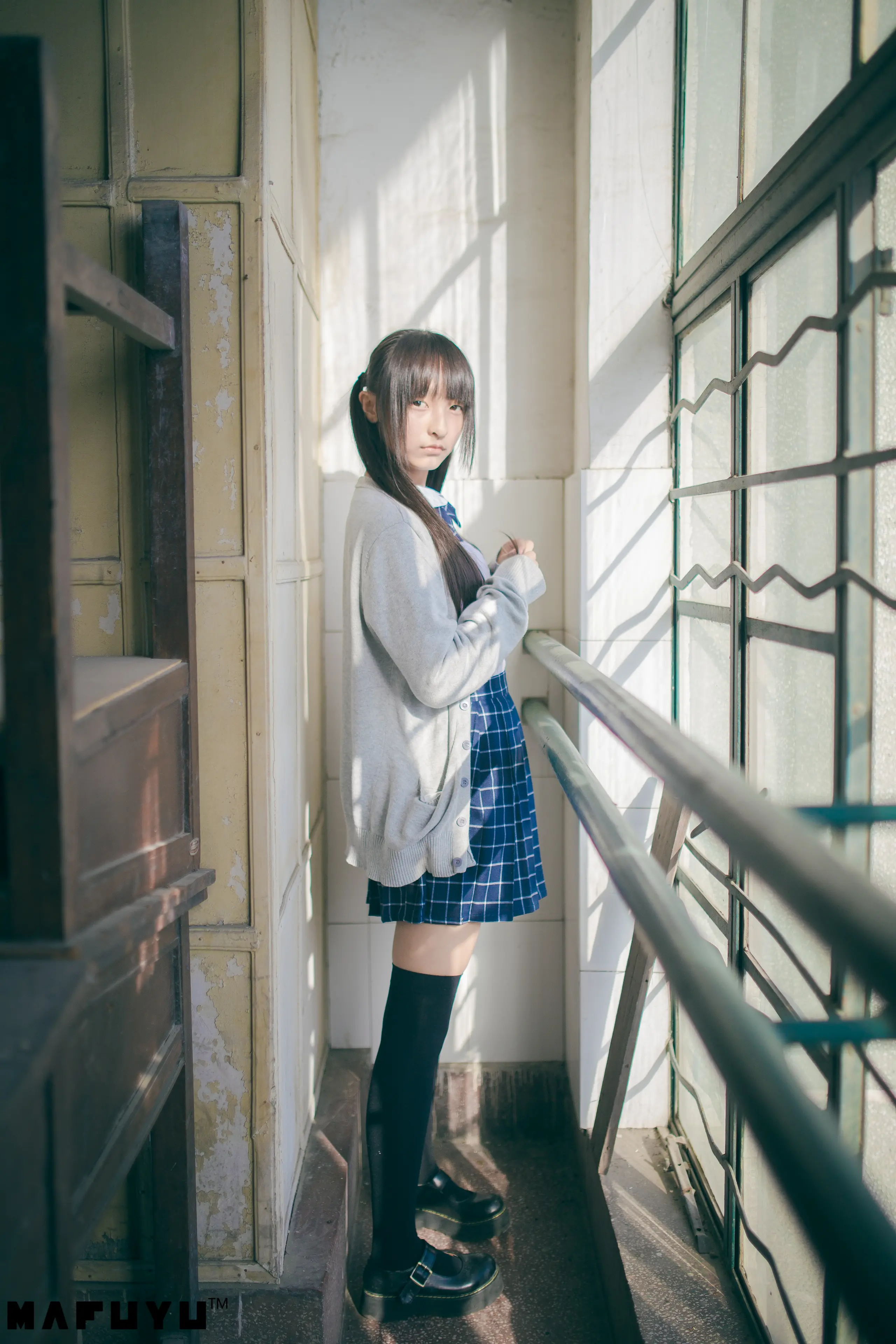 神楽坂真冬 JK系列1 [79P]