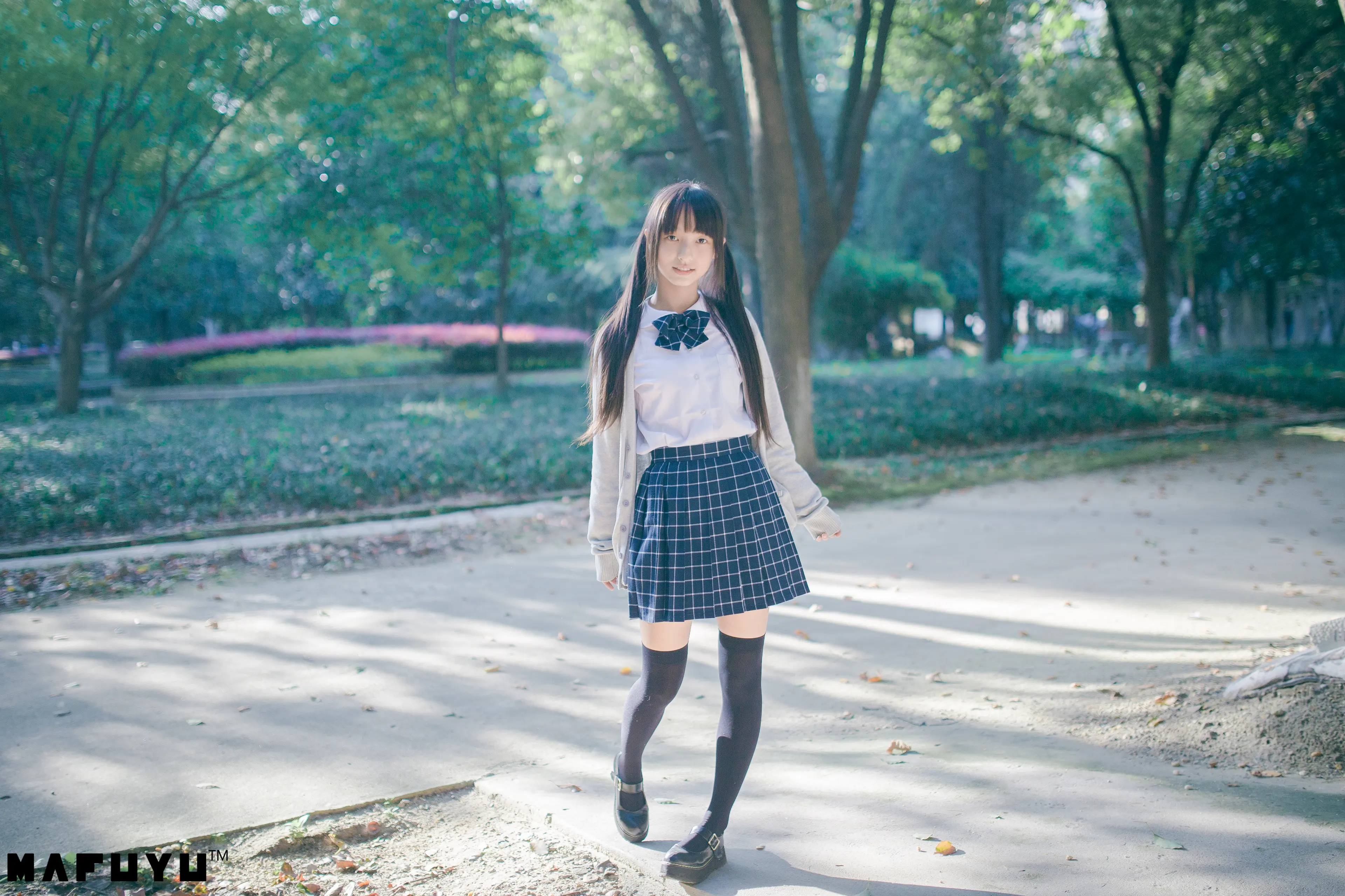 神楽坂真冬 JK系列1 [79P]