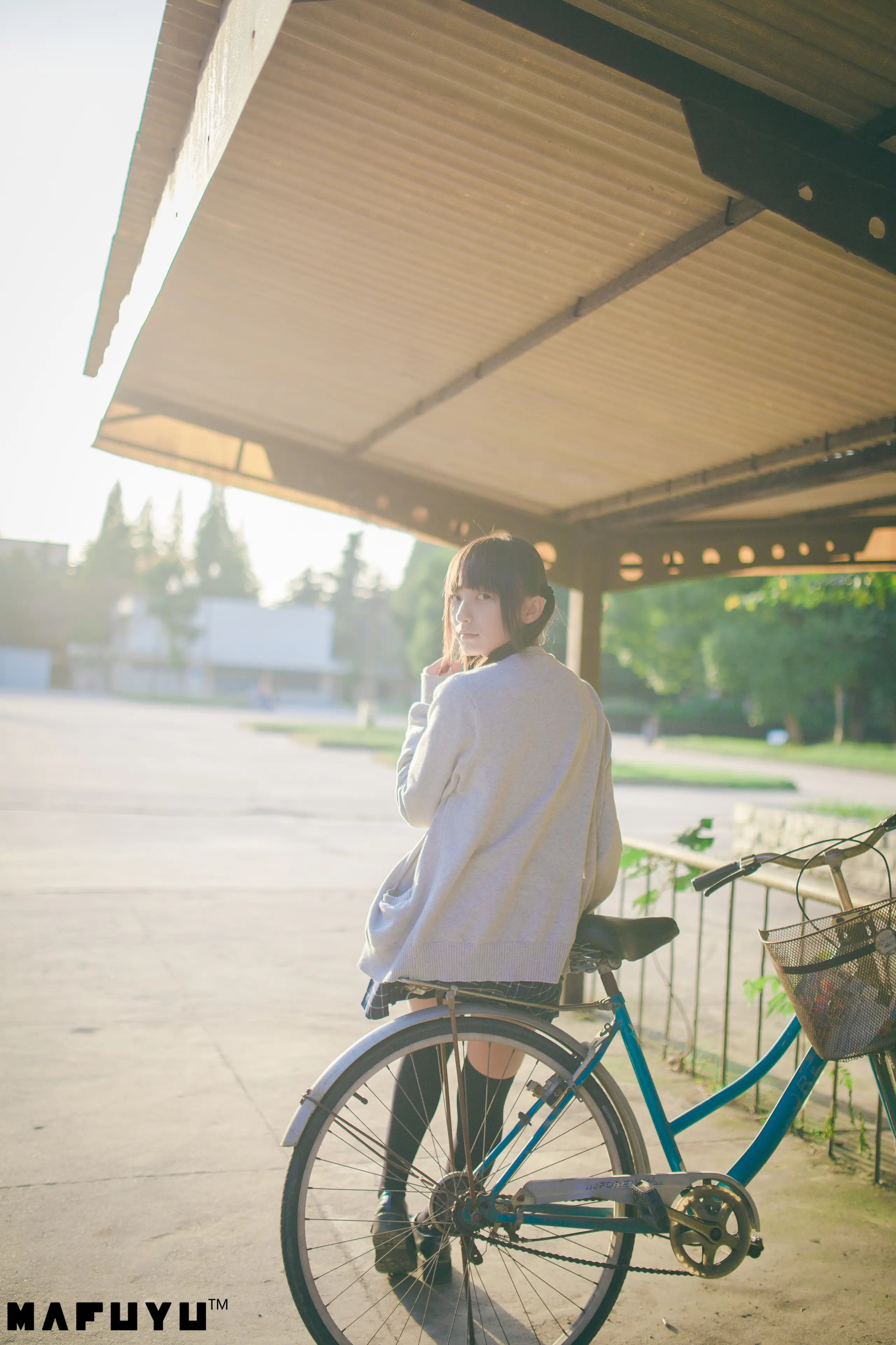 神楽坂真冬 JK系列1 [79P]