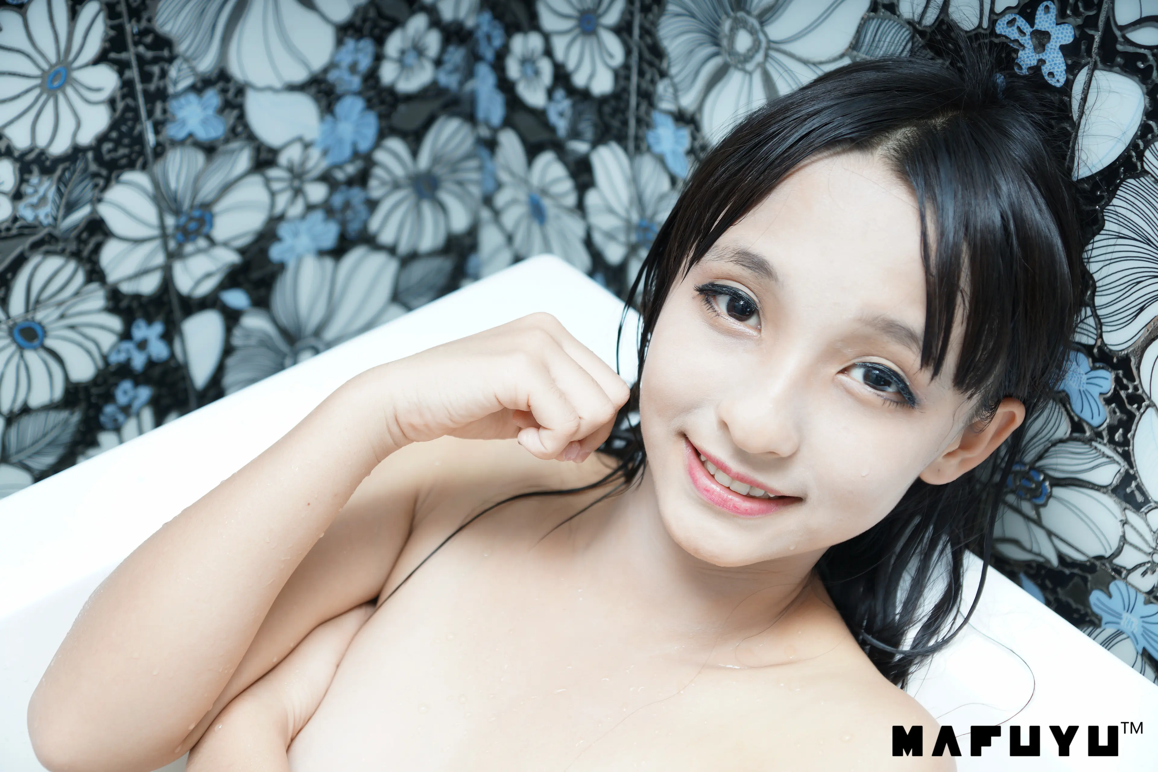 神楽坂真冬 OL写真系列套图 [101P]