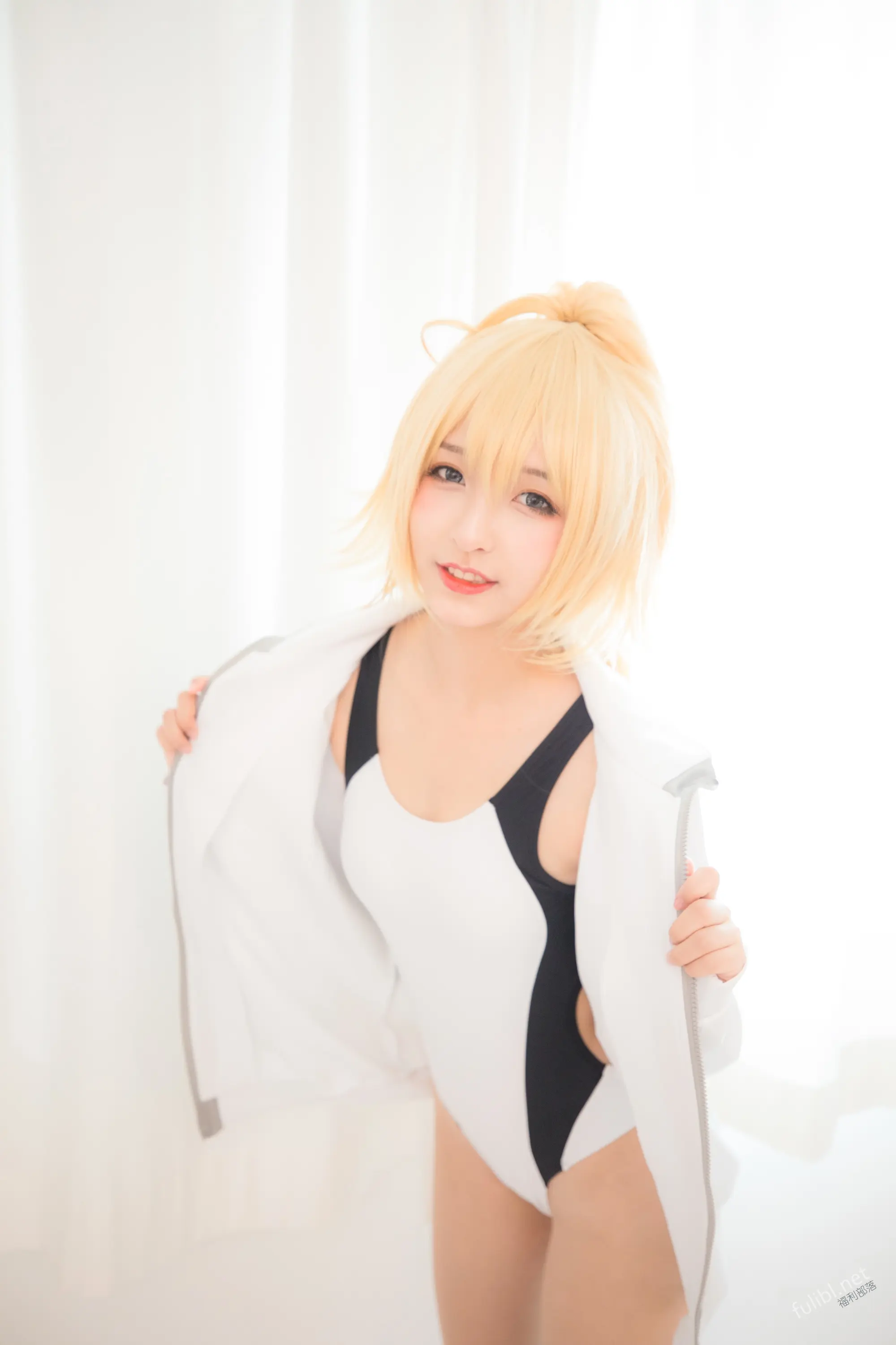 神楽坂真冬 Swiming the drea 白贞 [150P]