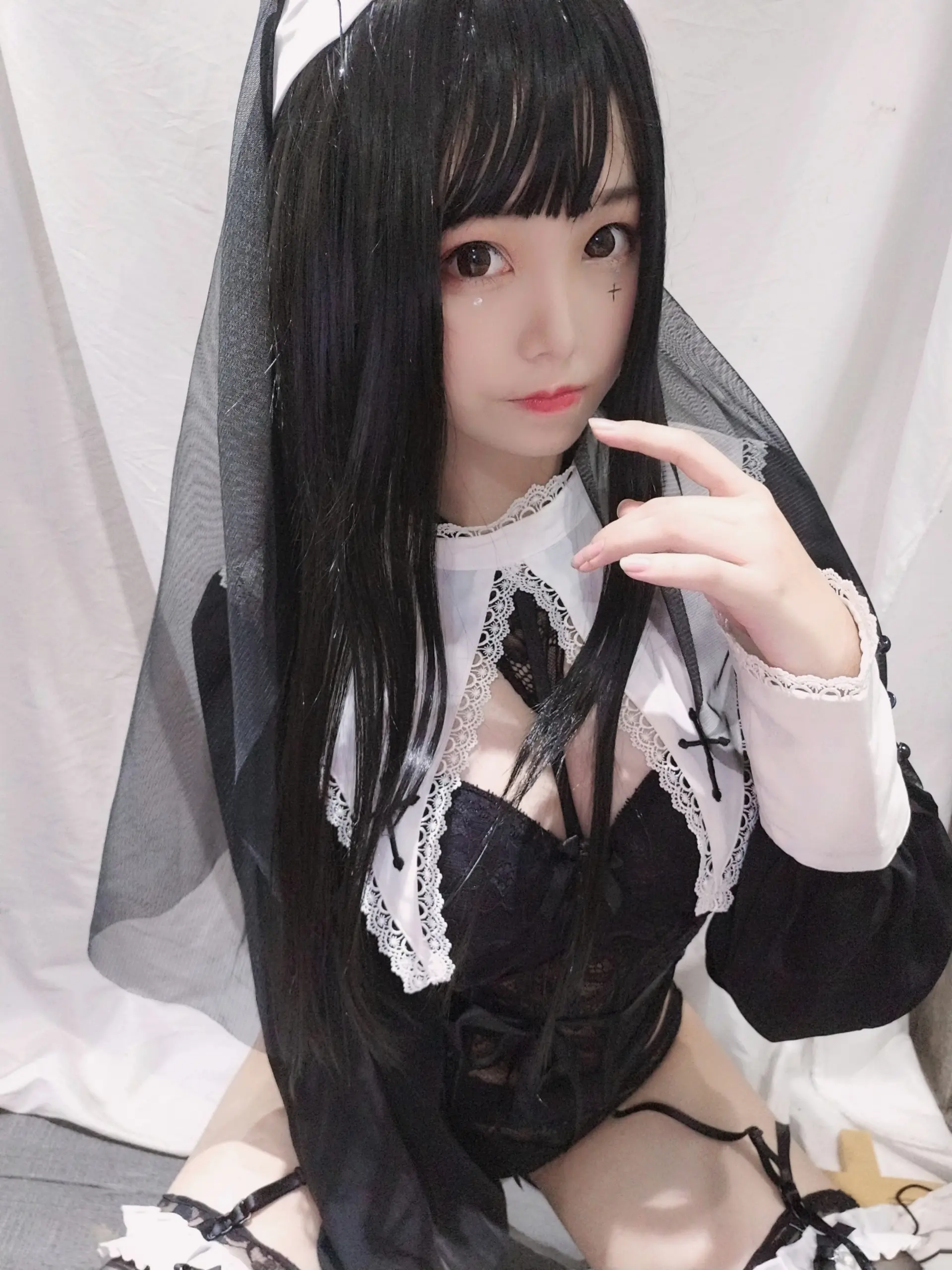 蜜汁猫裘 修女 [25P]