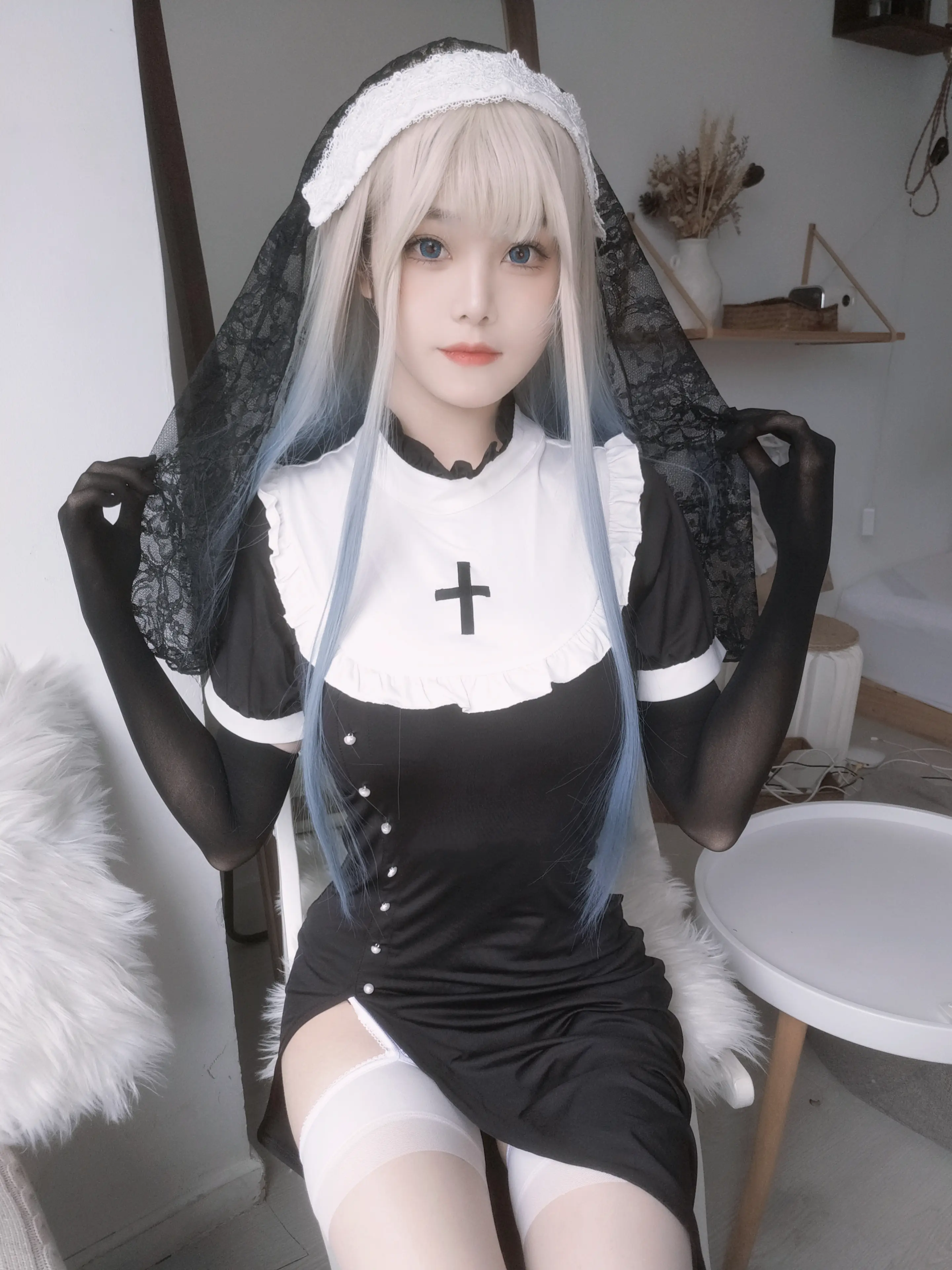 蜜汁猫裘 修女自拍 [35P]