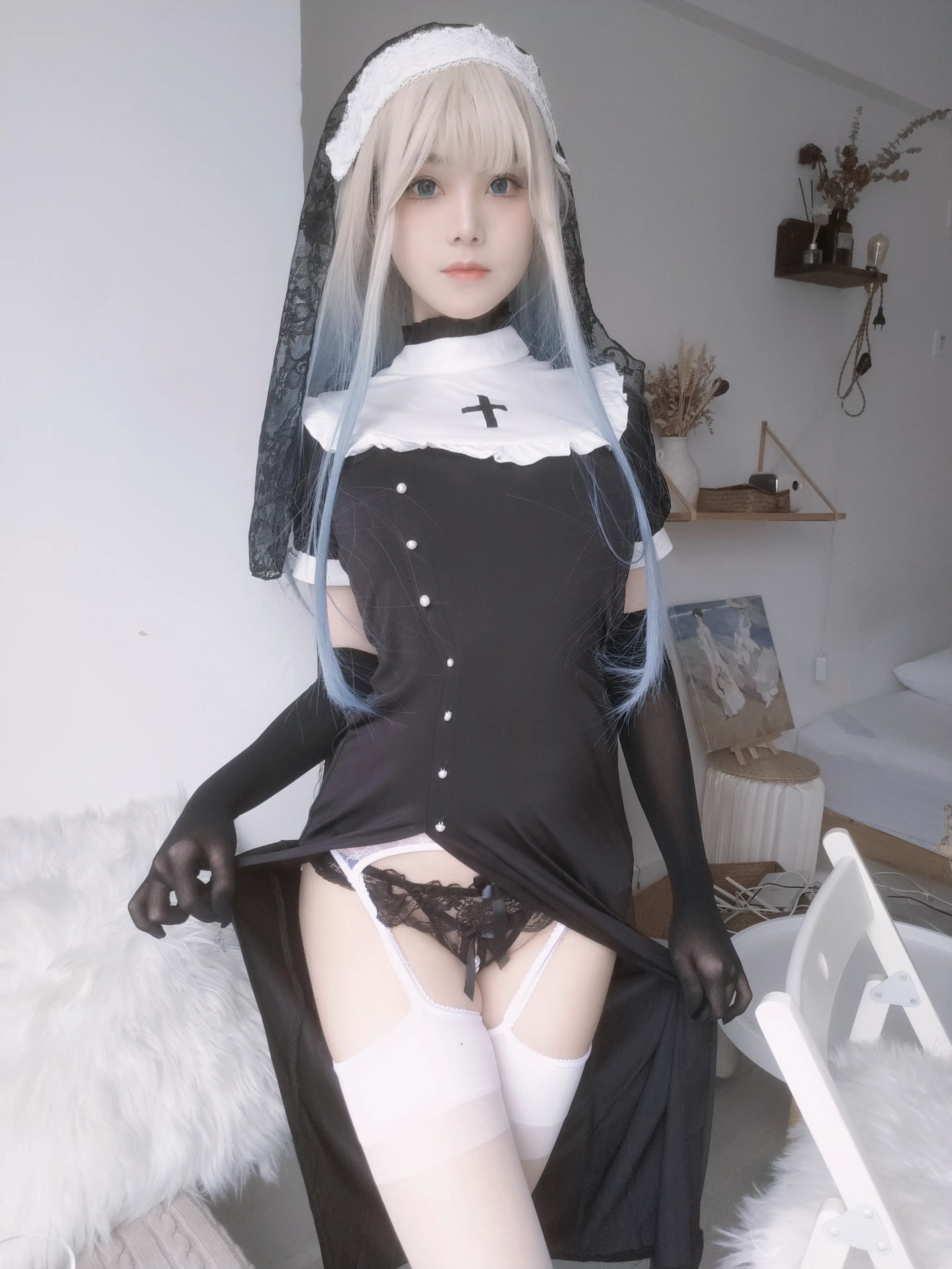 蜜汁猫裘 修女自拍 [35P]