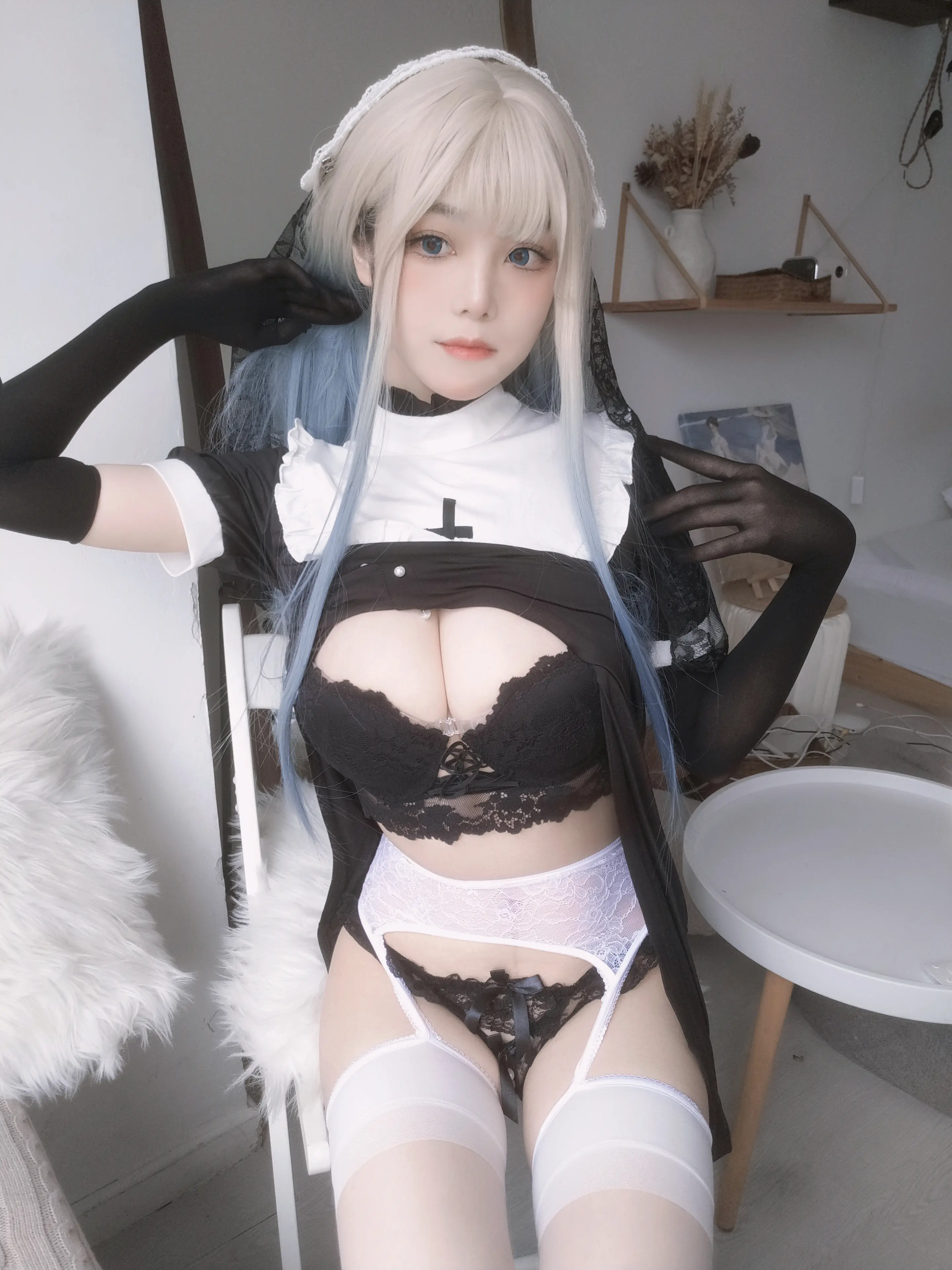 蜜汁猫裘 修女自拍 [35P]