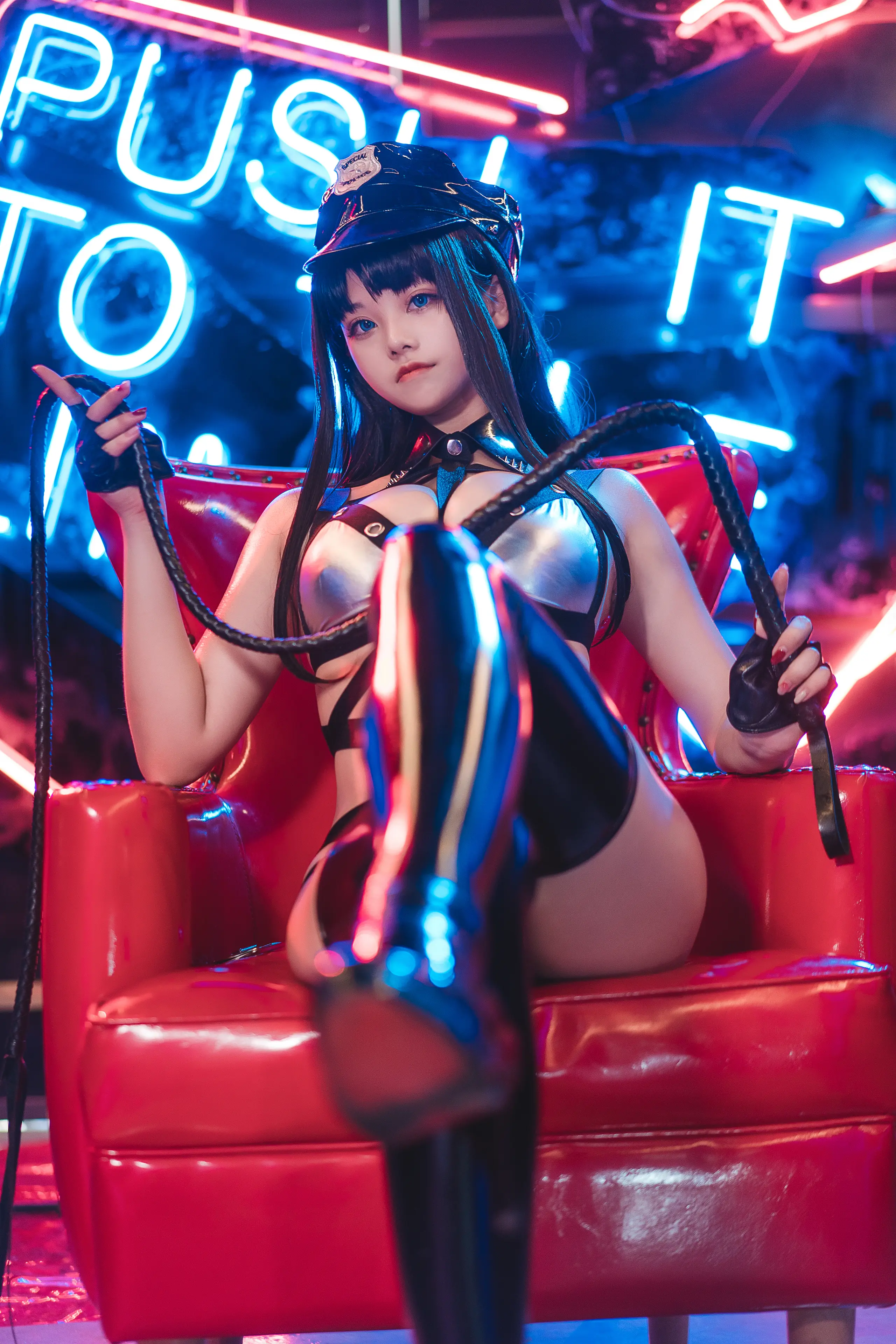 蜜汁猫裘 女警 [47P]