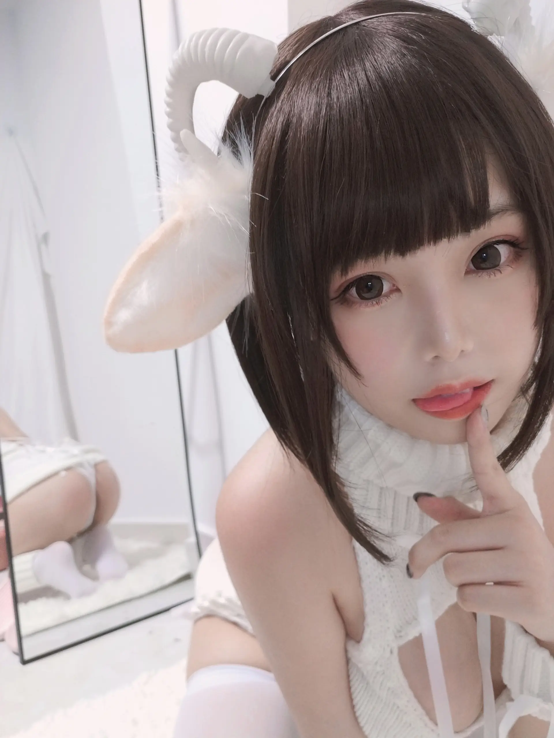 蜜汁猫裘 白丝毛衣 [40P]