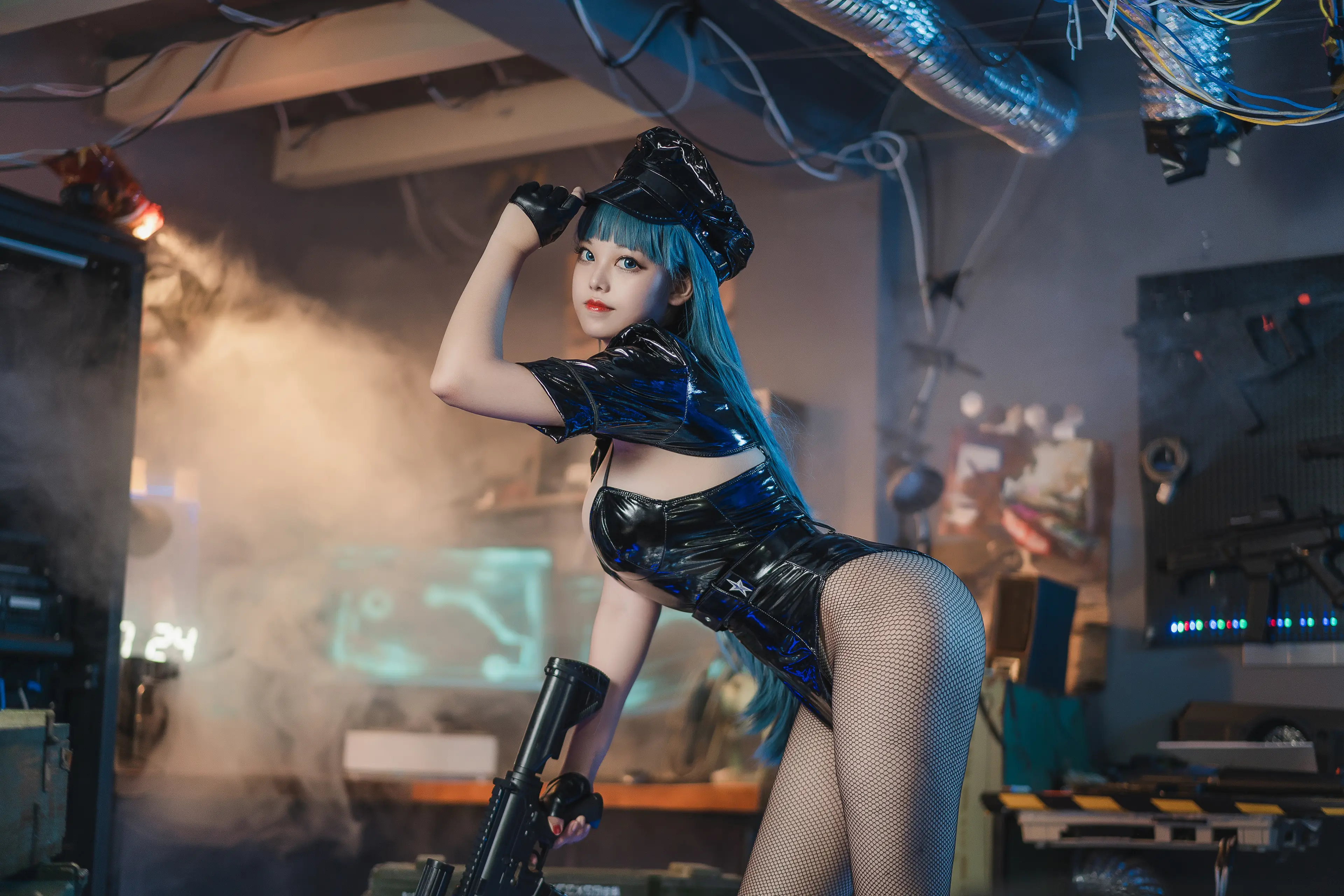 蜜汁猫裘 胶衣女警 [51P]