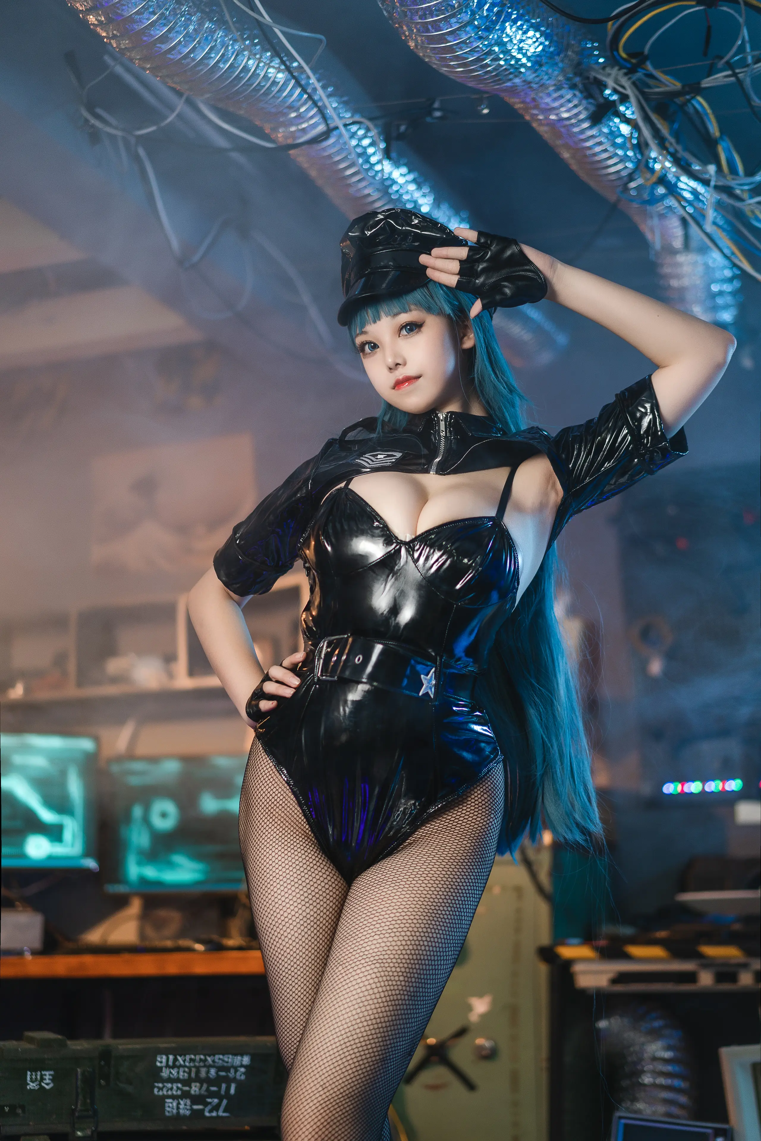 蜜汁猫裘 胶衣女警 [51P]