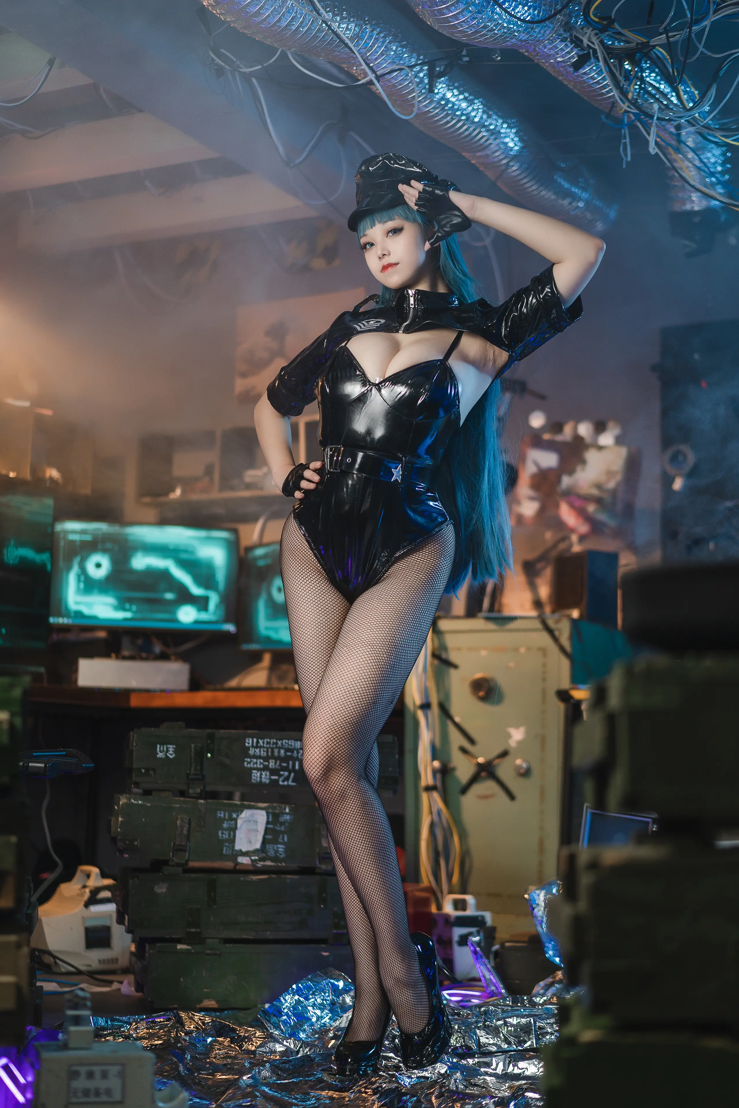 蜜汁猫裘 胶衣女警 [51P]