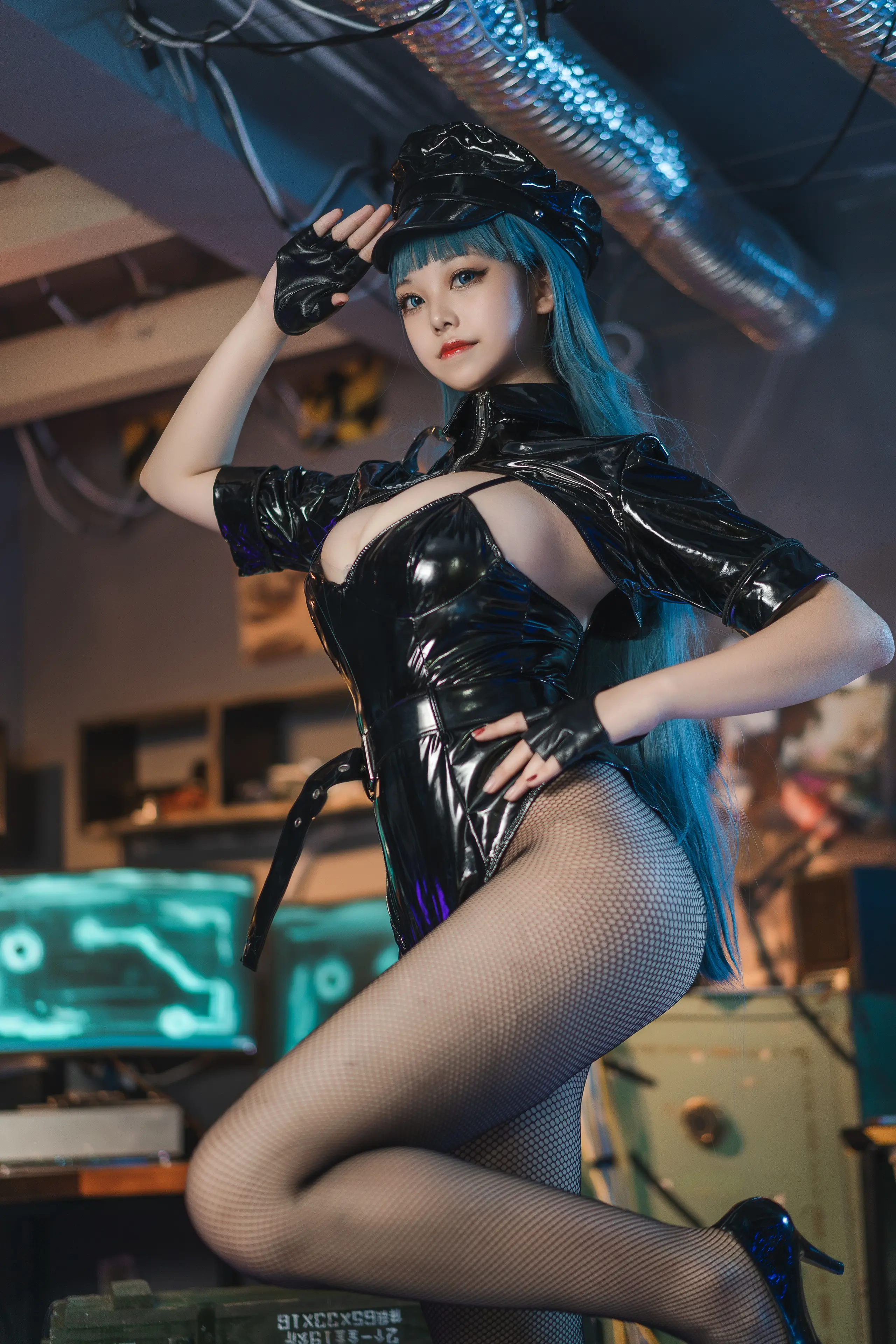 蜜汁猫裘 胶衣女警 [51P]