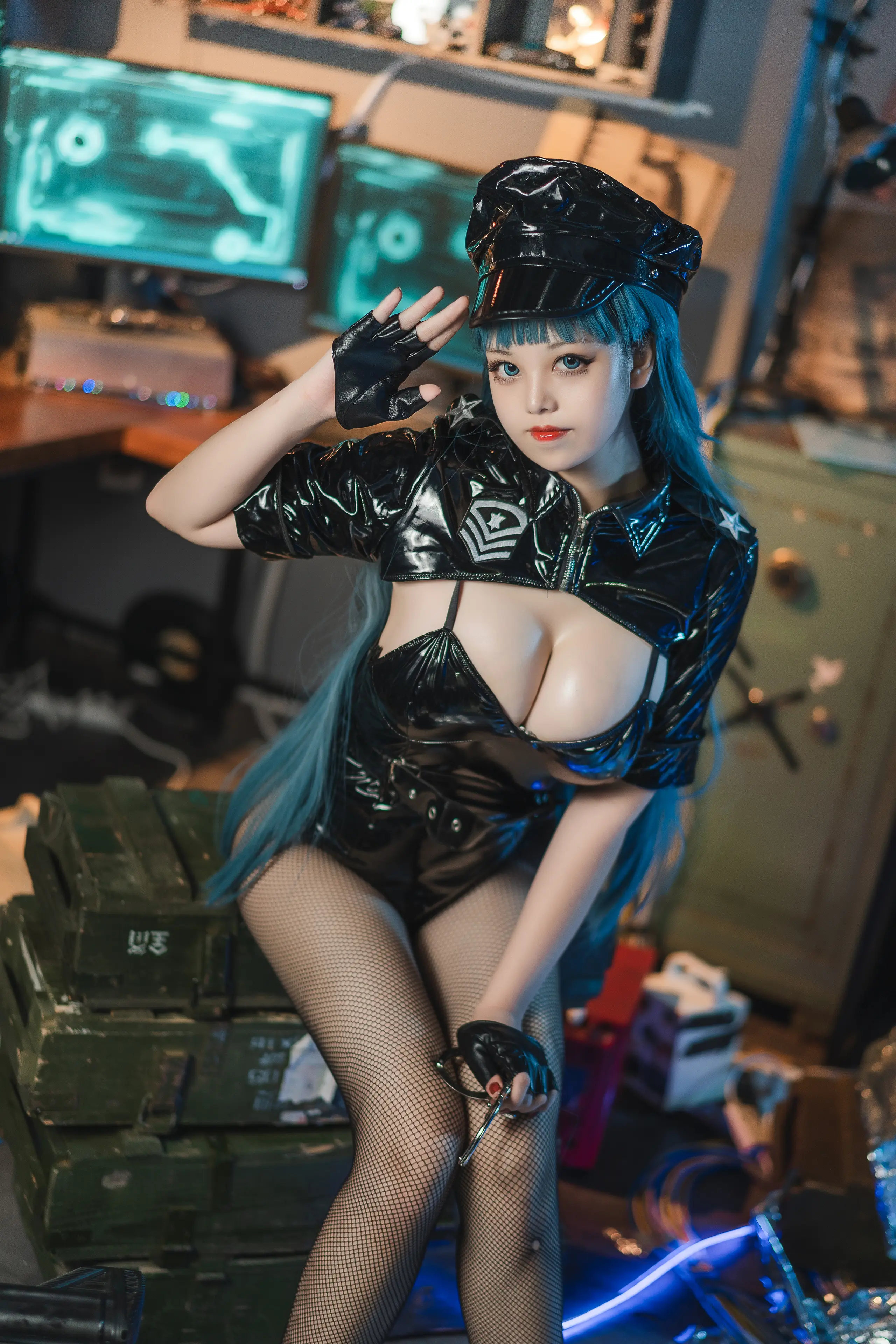 蜜汁猫裘 胶衣女警 [51P]