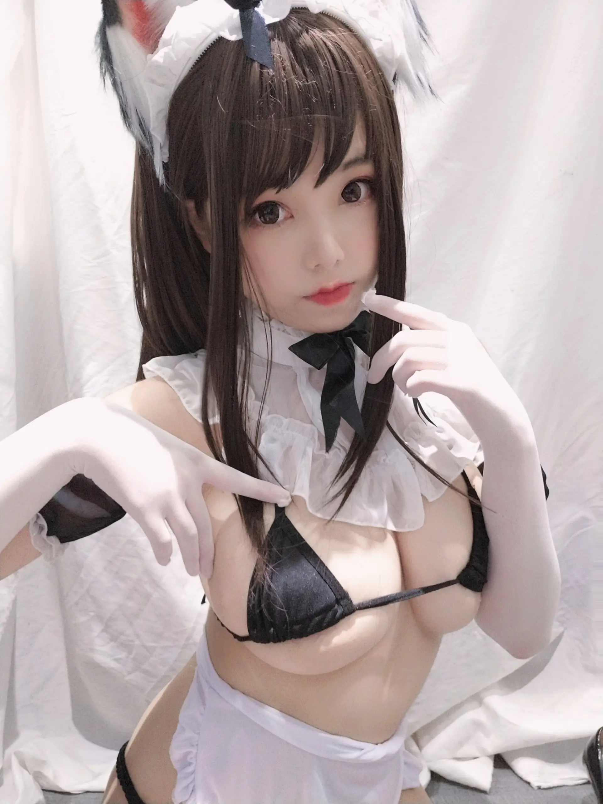 蜜汁猫裘 黑白女仆 [25P]