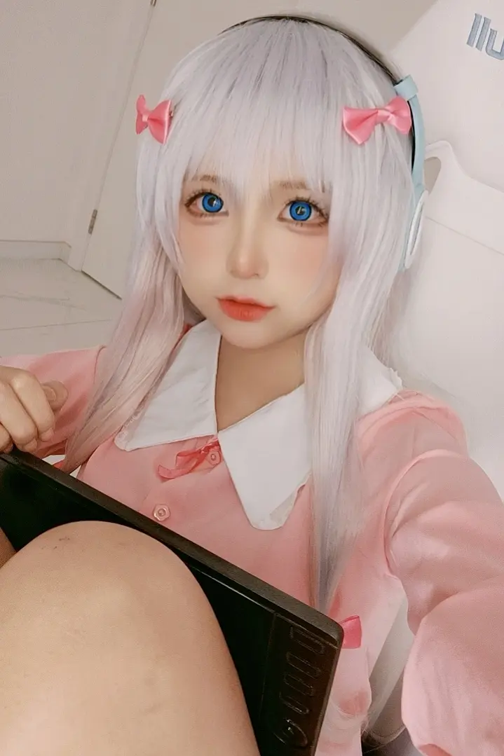 蠢沫沫 四套自拍 [28P]