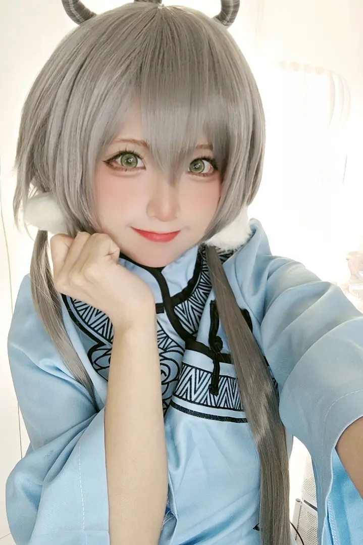 蠢沫沫 四套自拍 [28P]