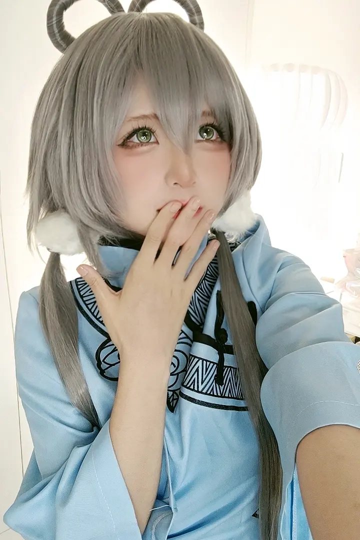 蠢沫沫 四套自拍 [28P]