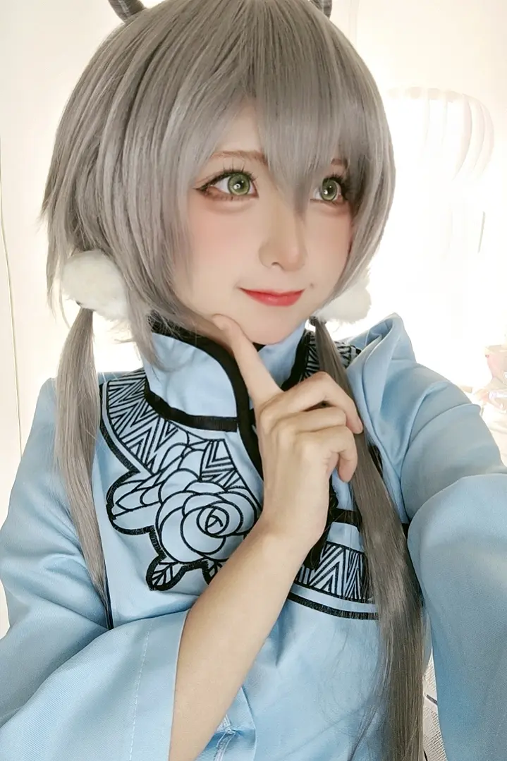 蠢沫沫 四套自拍 [28P]