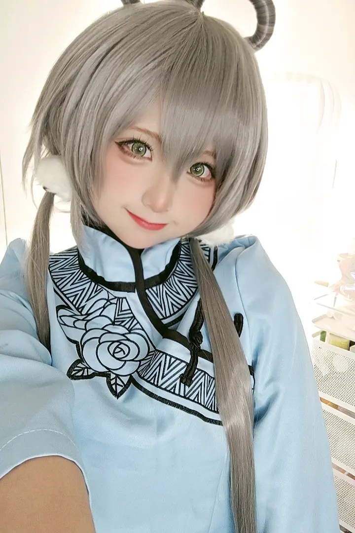 蠢沫沫 四套自拍 [28P]