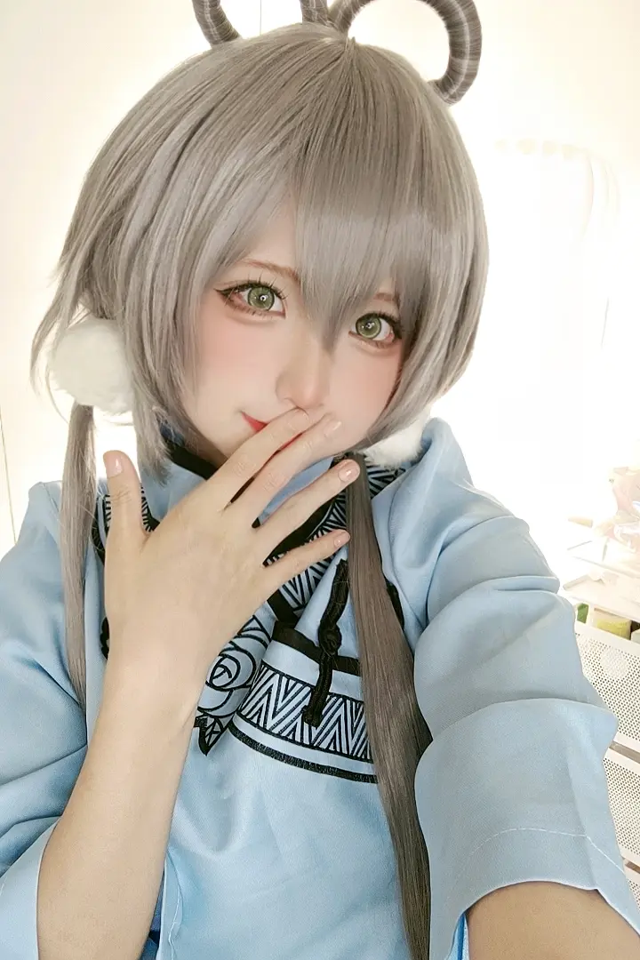 蠢沫沫 四套自拍 [28P]