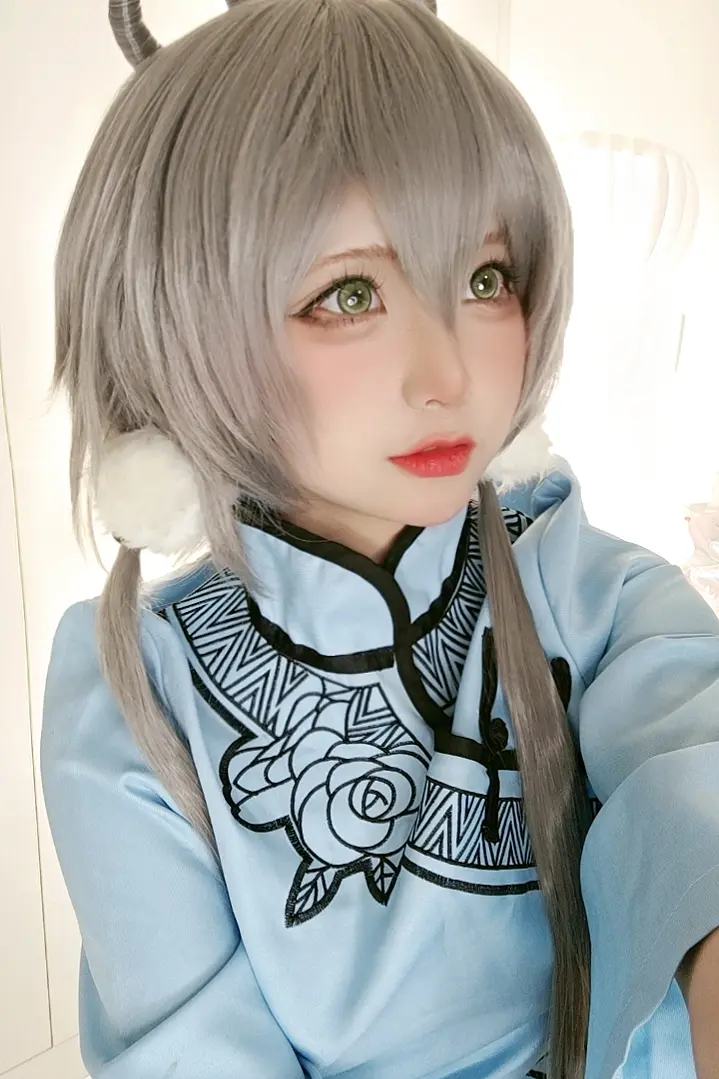 蠢沫沫 四套自拍 [28P]