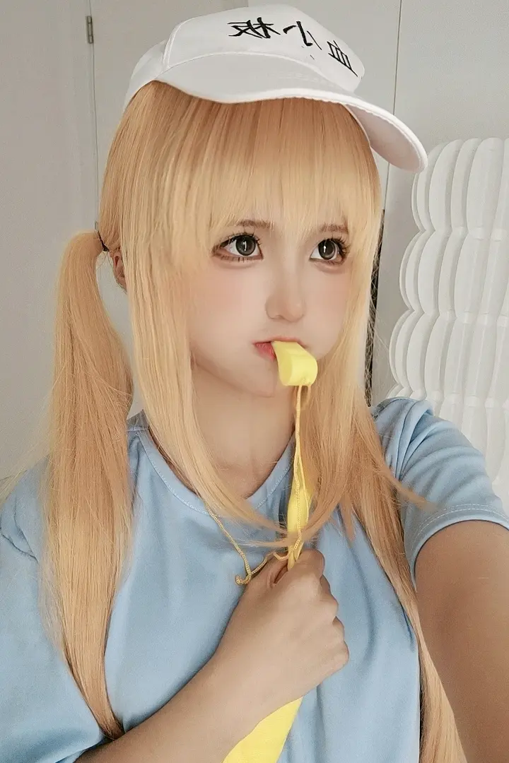 蠢沫沫 四套自拍 [28P]