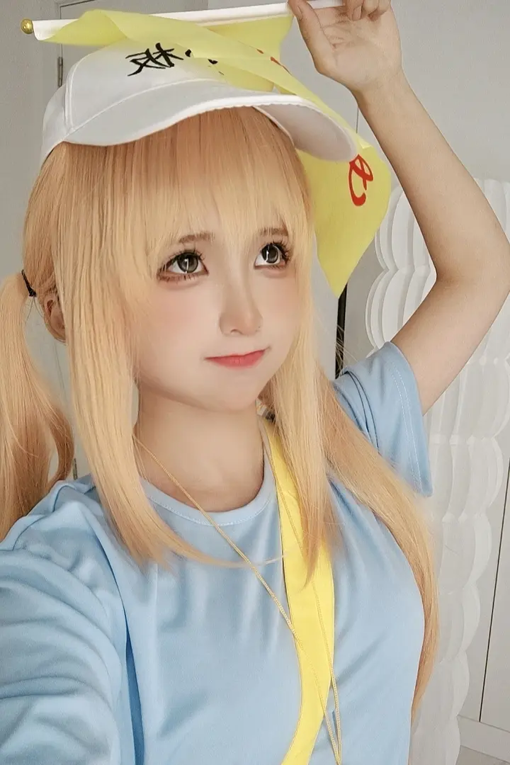 蠢沫沫 四套自拍 [28P]