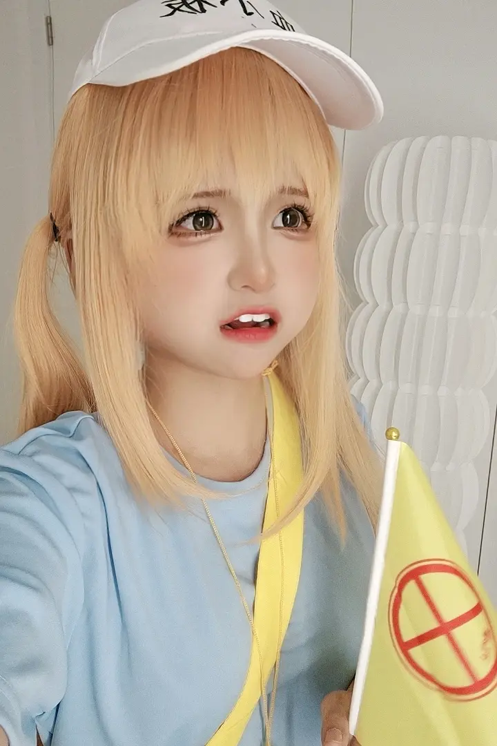 蠢沫沫 四套自拍 [28P]