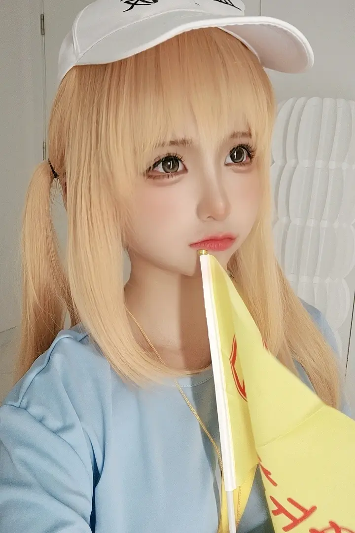 蠢沫沫 四套自拍 [28P]