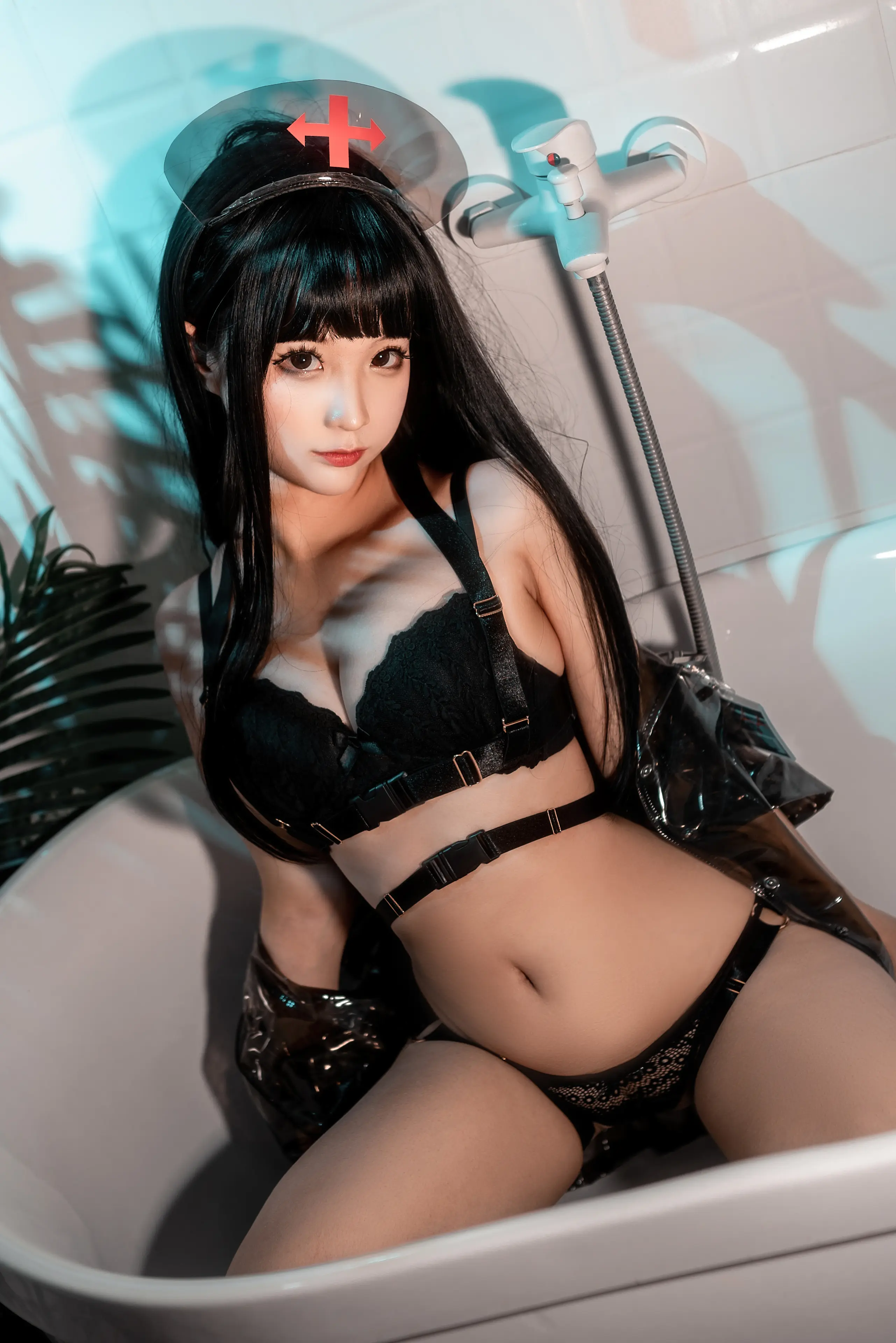 蠢沫沫 胶衣护士 黑 [40P]