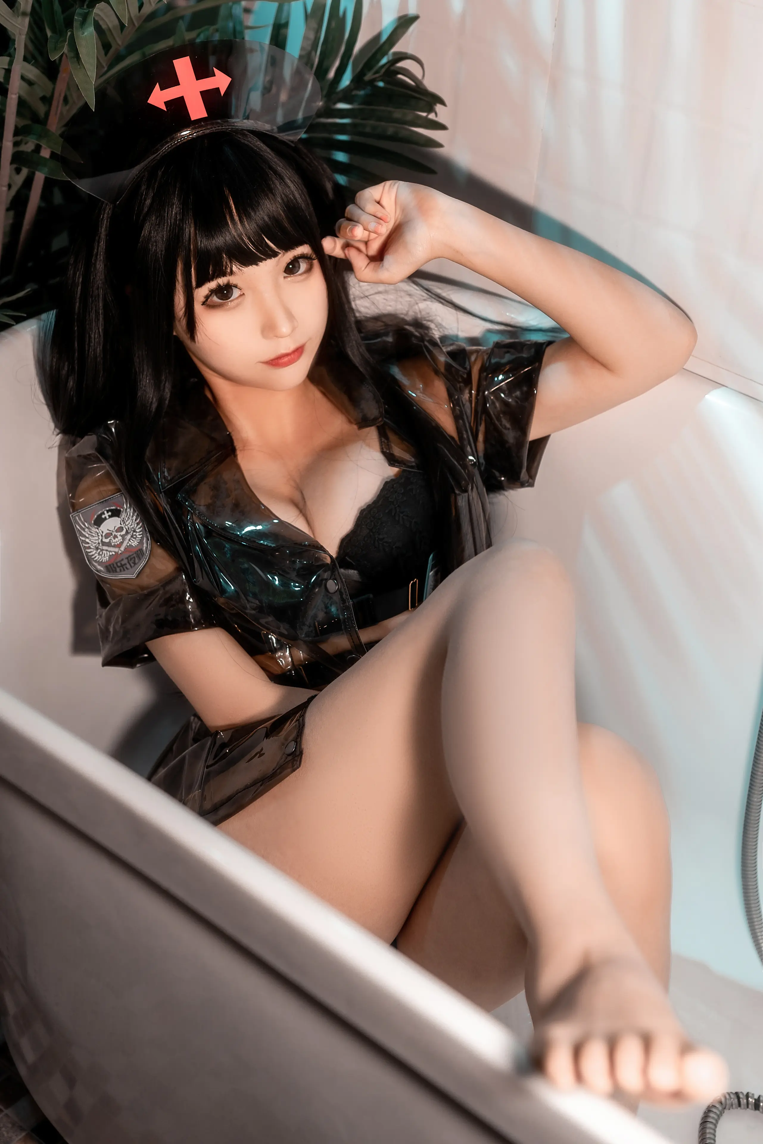 蠢沫沫 胶衣护士 黑 [40P]