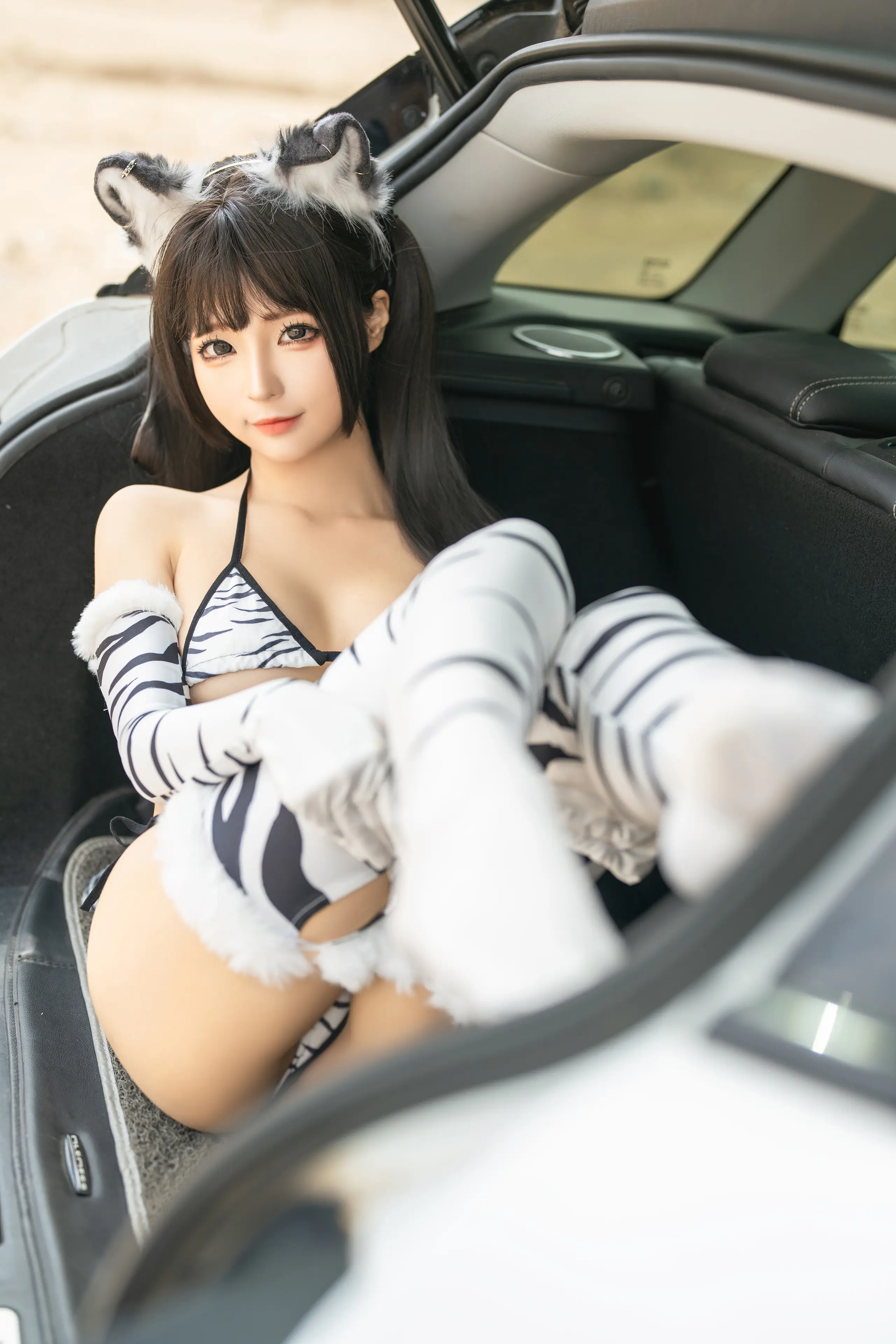 蠢沫沫 车内白虎 [14P]