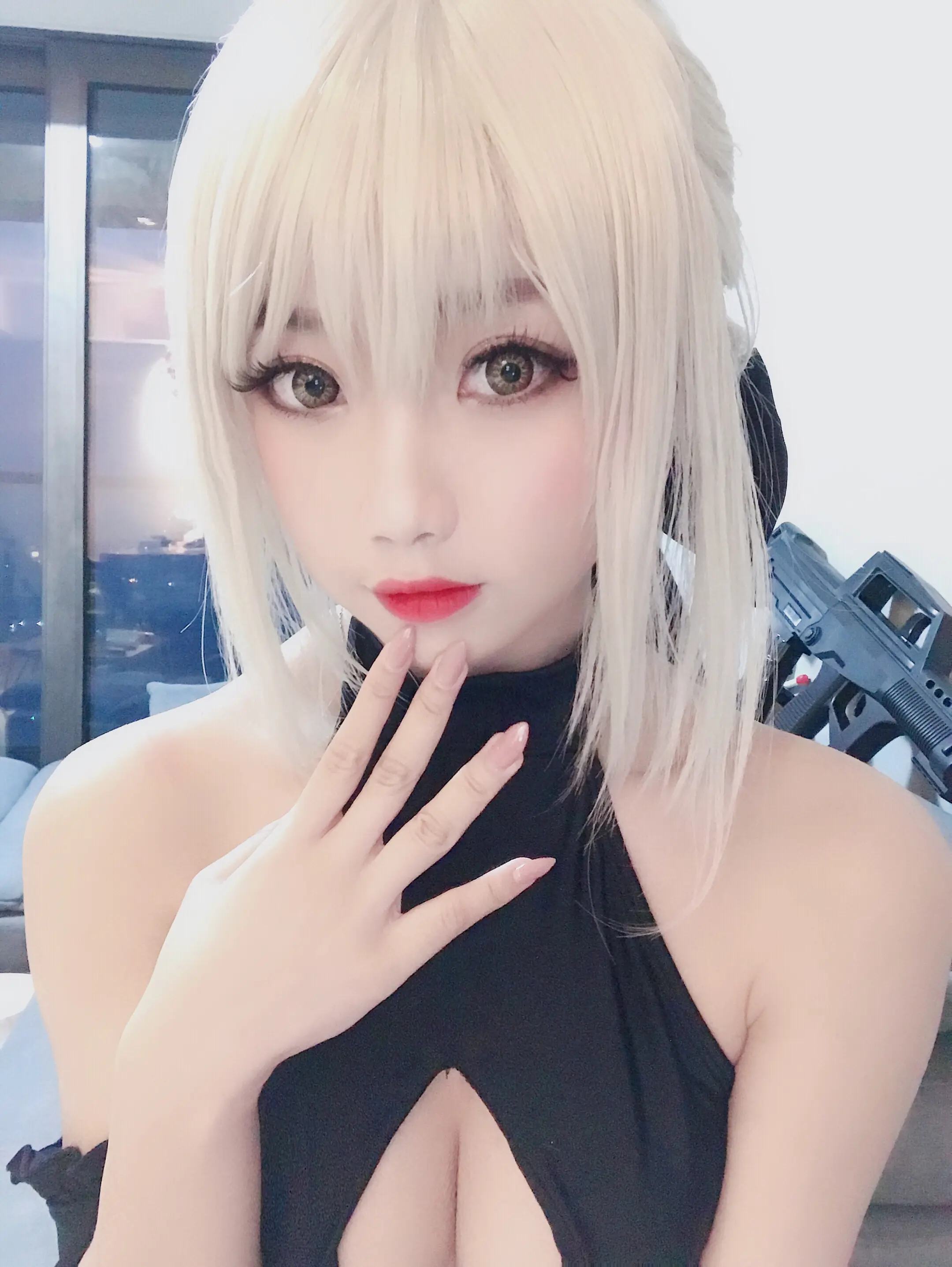 鬼畜瑶在不在 黑呆泳装自拍无水印 [8P]