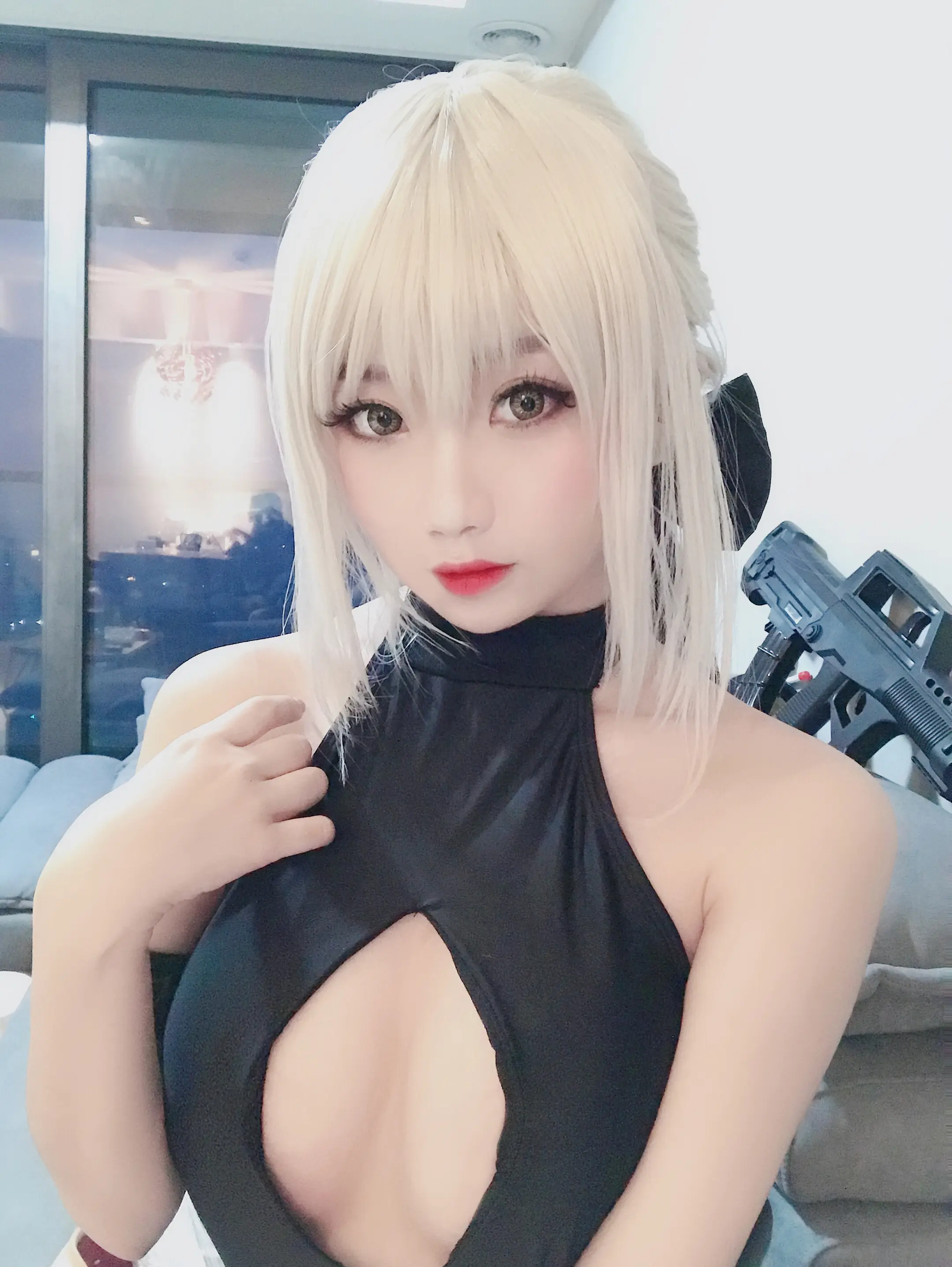 鬼畜瑶在不在 黑呆泳装自拍无水印 [8P]