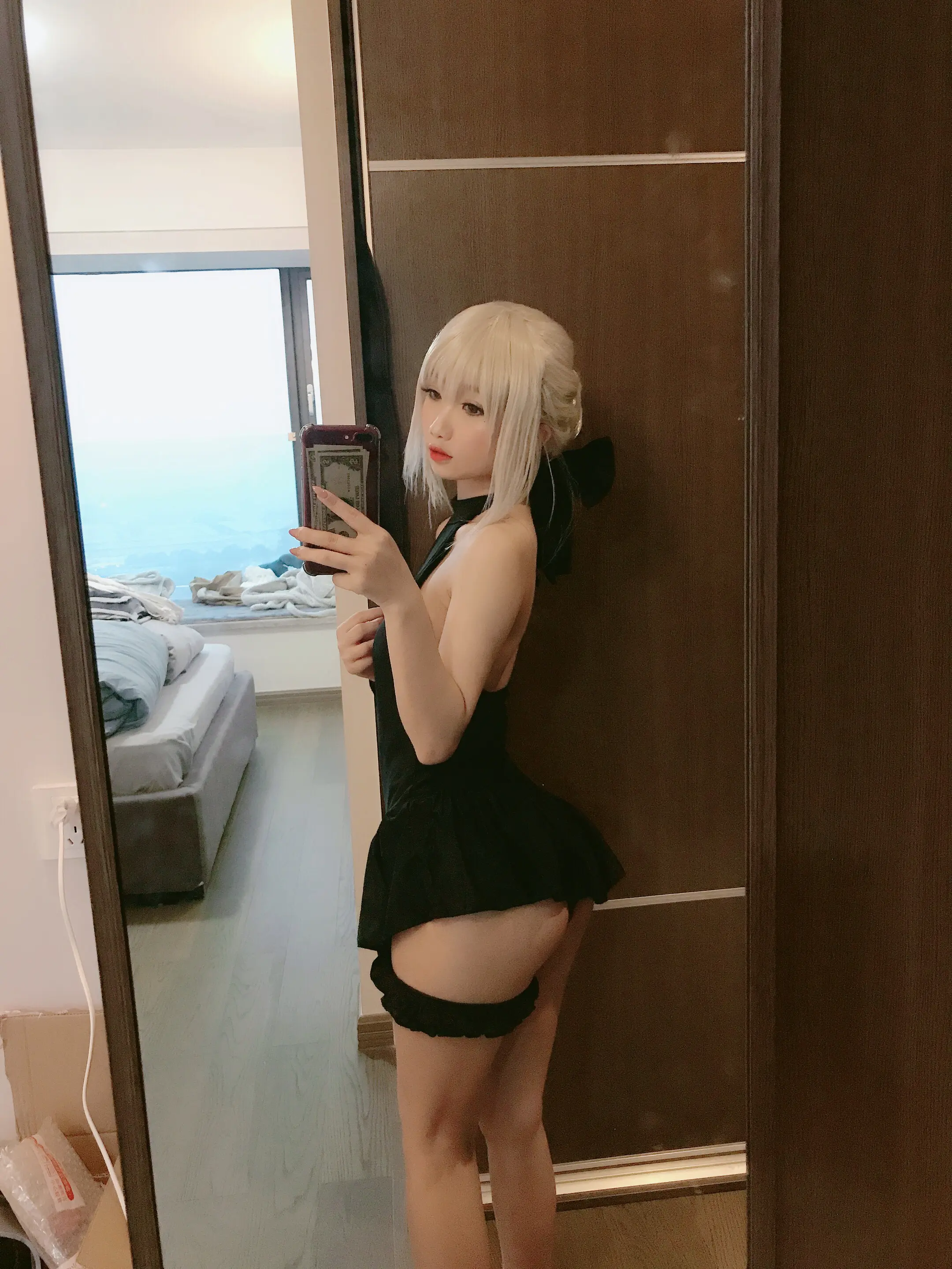 鬼畜瑶在不在 黑呆泳装自拍无水印 [8P]