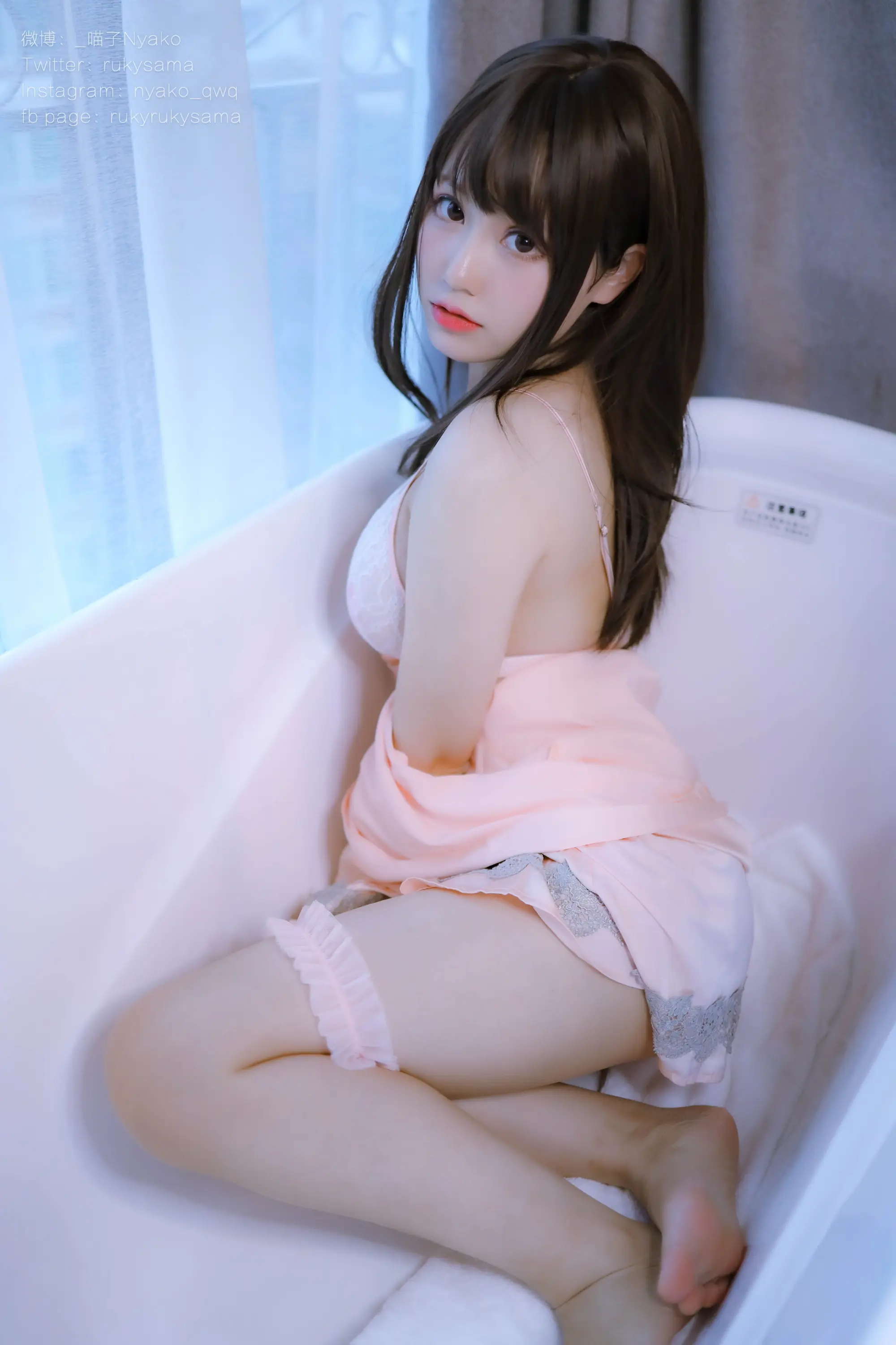 Nyako喵子 妄想彼女との同棲生活2 丝绸睡衣 [80P]