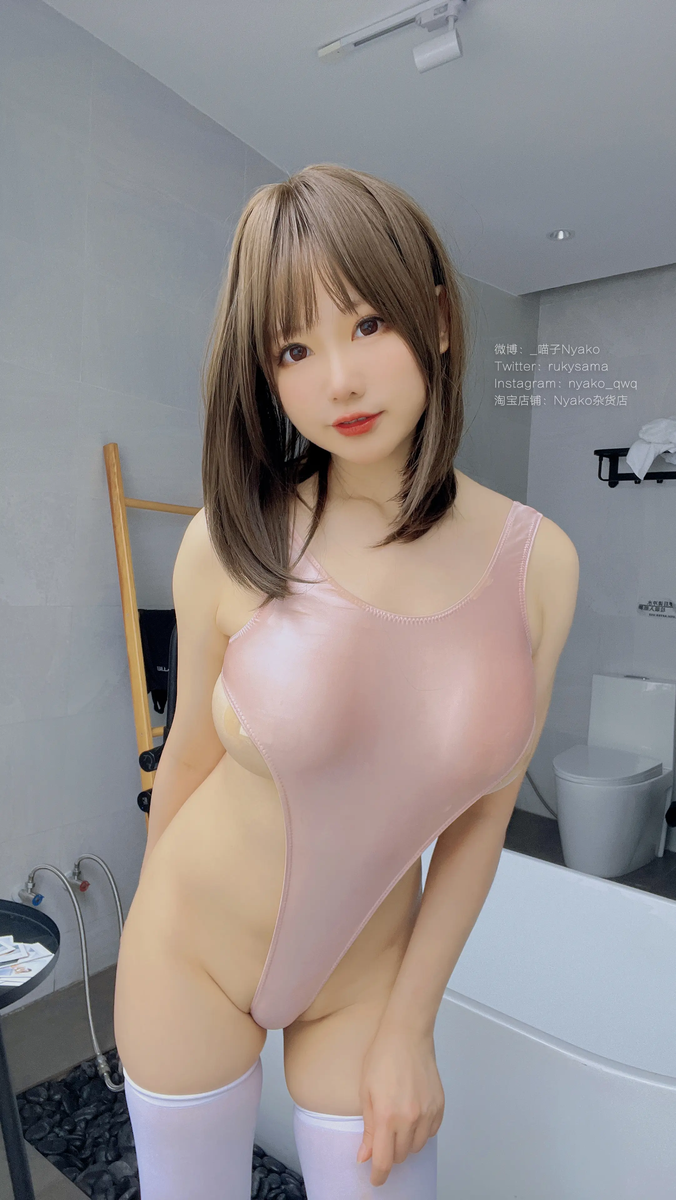 Nyako喵子 竞泳本 粉色高叉竞泳 [130P]