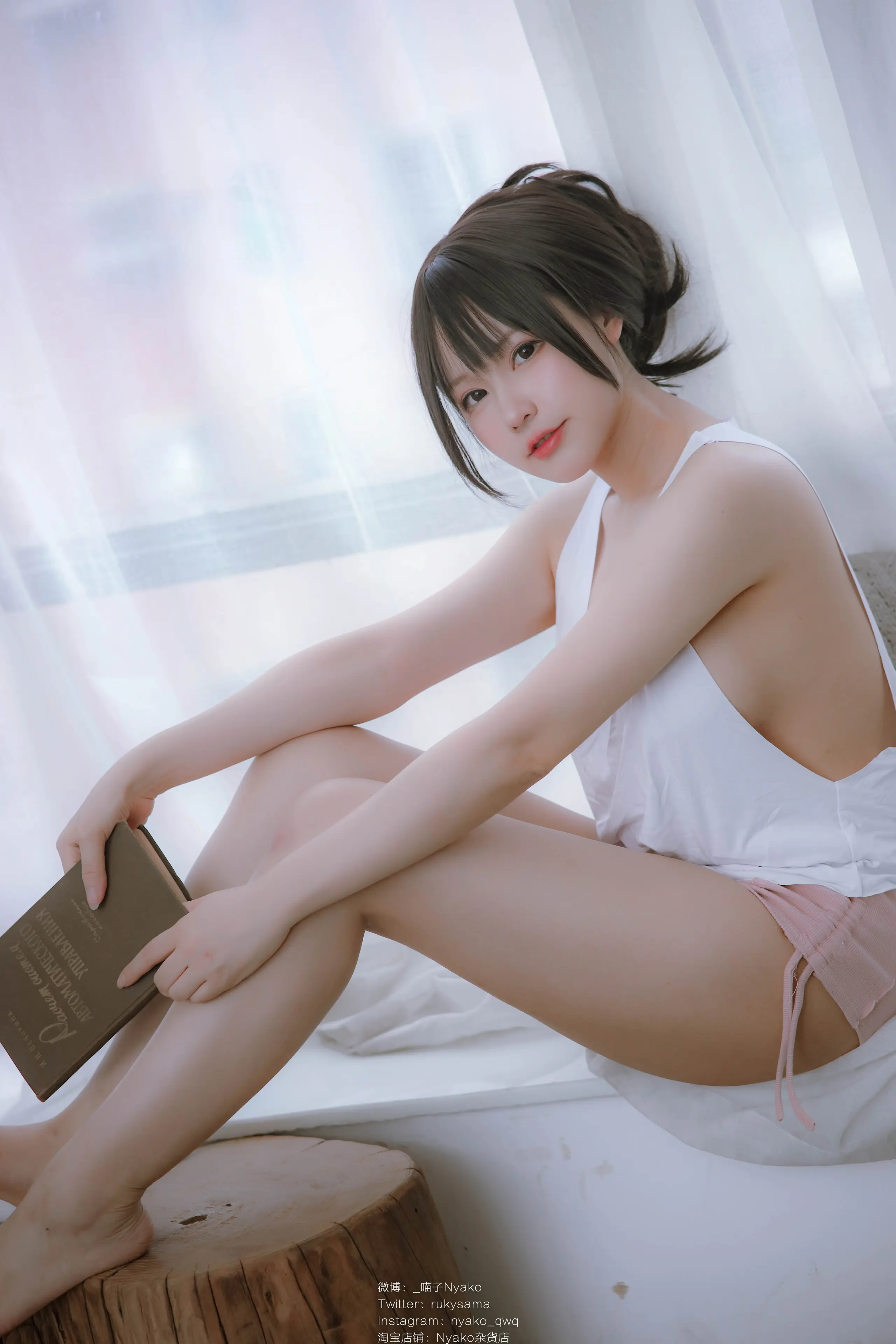 Nyako喵子 隣のやばいお姉さん 背心 [78P]